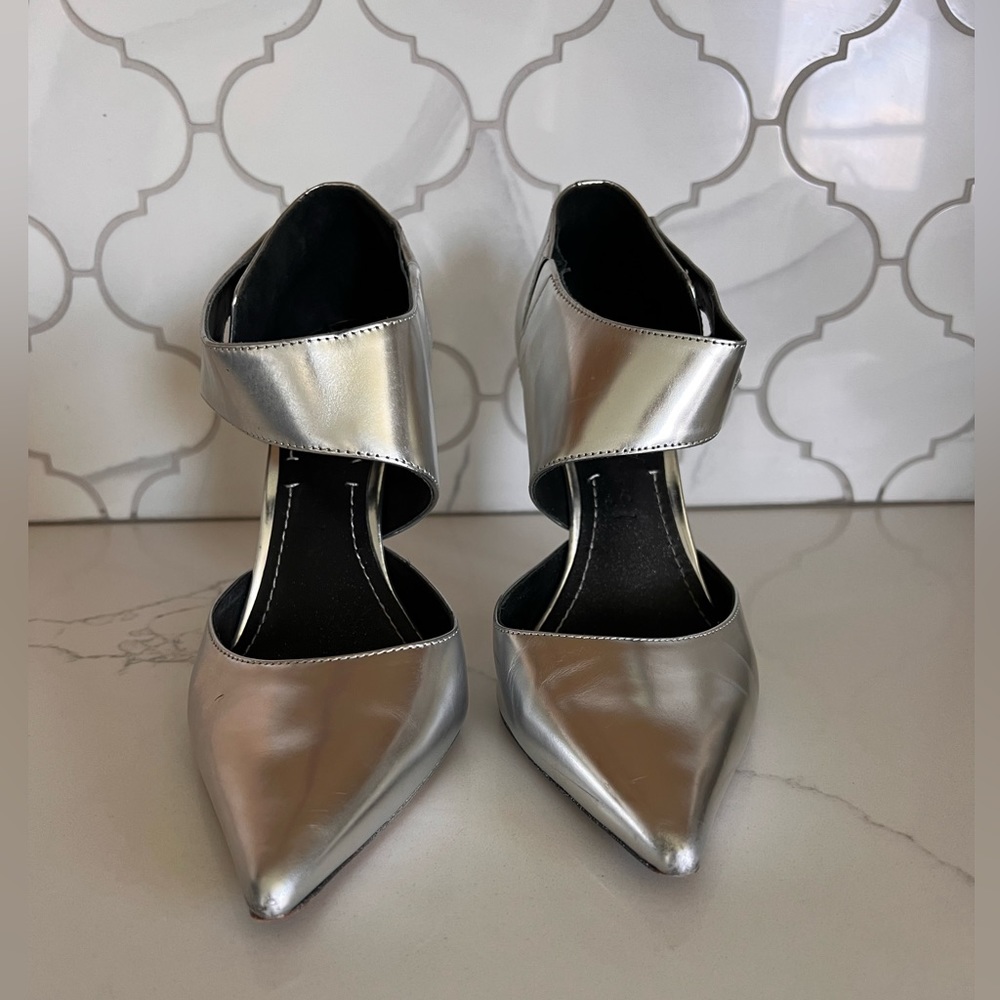 Elizabeth and James Metallica Heels - Picture 3 of 10